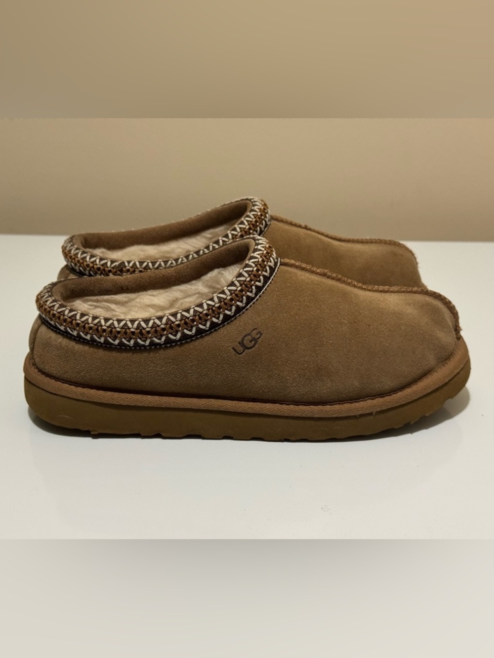 Ugg Tasman Slippers Chestnut Size 8 GUC! - Picture 3 of 10
